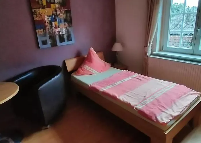 Romantik-pension Vogt לינה וארוחת בוקר אופנבורג